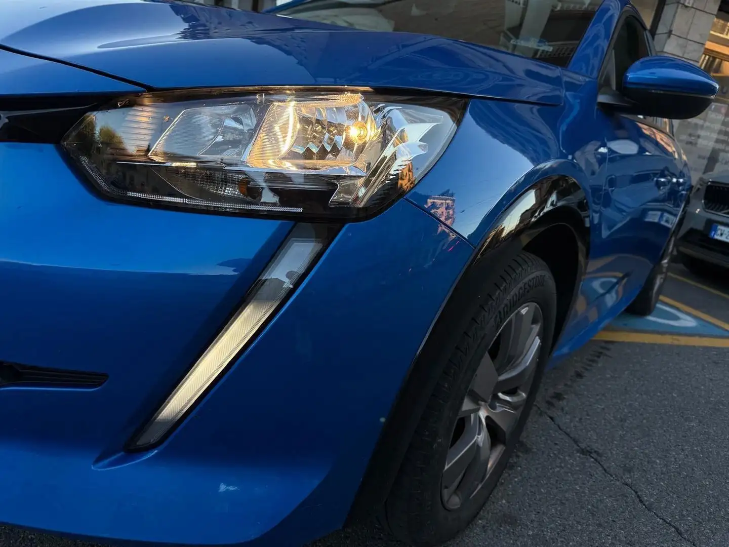 Peugeot 208 Allure e-208 Blu/Azzurro - 2