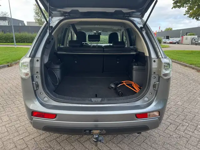 Mitsubishi Outlander view 7