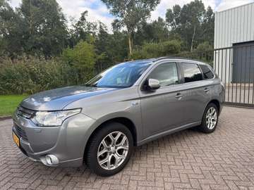 2.0 PHEV Instyle/NWE APK/ECC/AUT/PANO/CRUISE/NAVI/