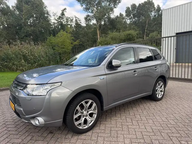 2014 Mitsubishi Outlander in Grey for sale