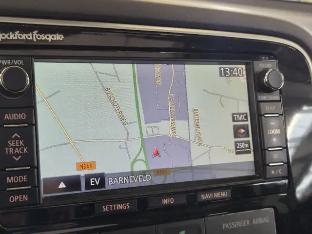 Mitsubishi Outlander view 16