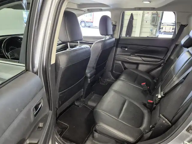 Mitsubishi Outlander view 15