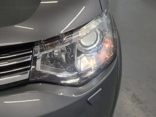 Mitsubishi Outlander view 12
