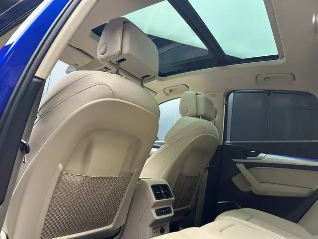 Audi Q5 view 10