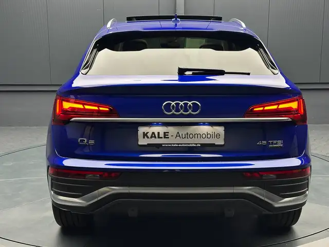Audi Q5 view 4
