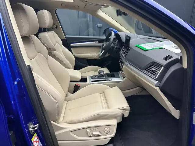 Audi Q5 view 11