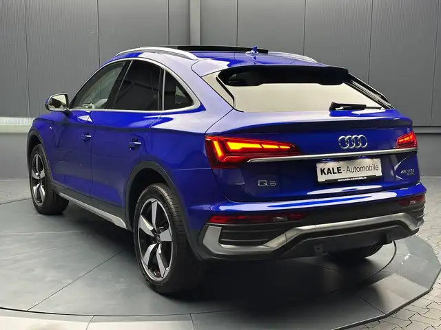 Audi Q5 view 3