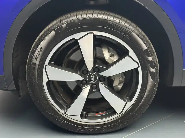 Audi Q5 view 9