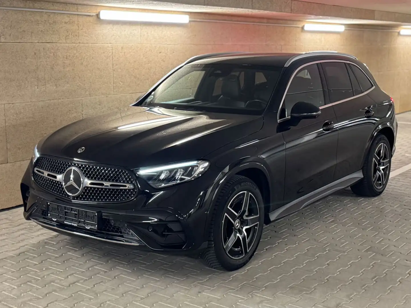 Mercedes-Benz GLC 200 4M AMG ADV+ 360° LED AMBI MEMO TWA AFA Schwarz - 1