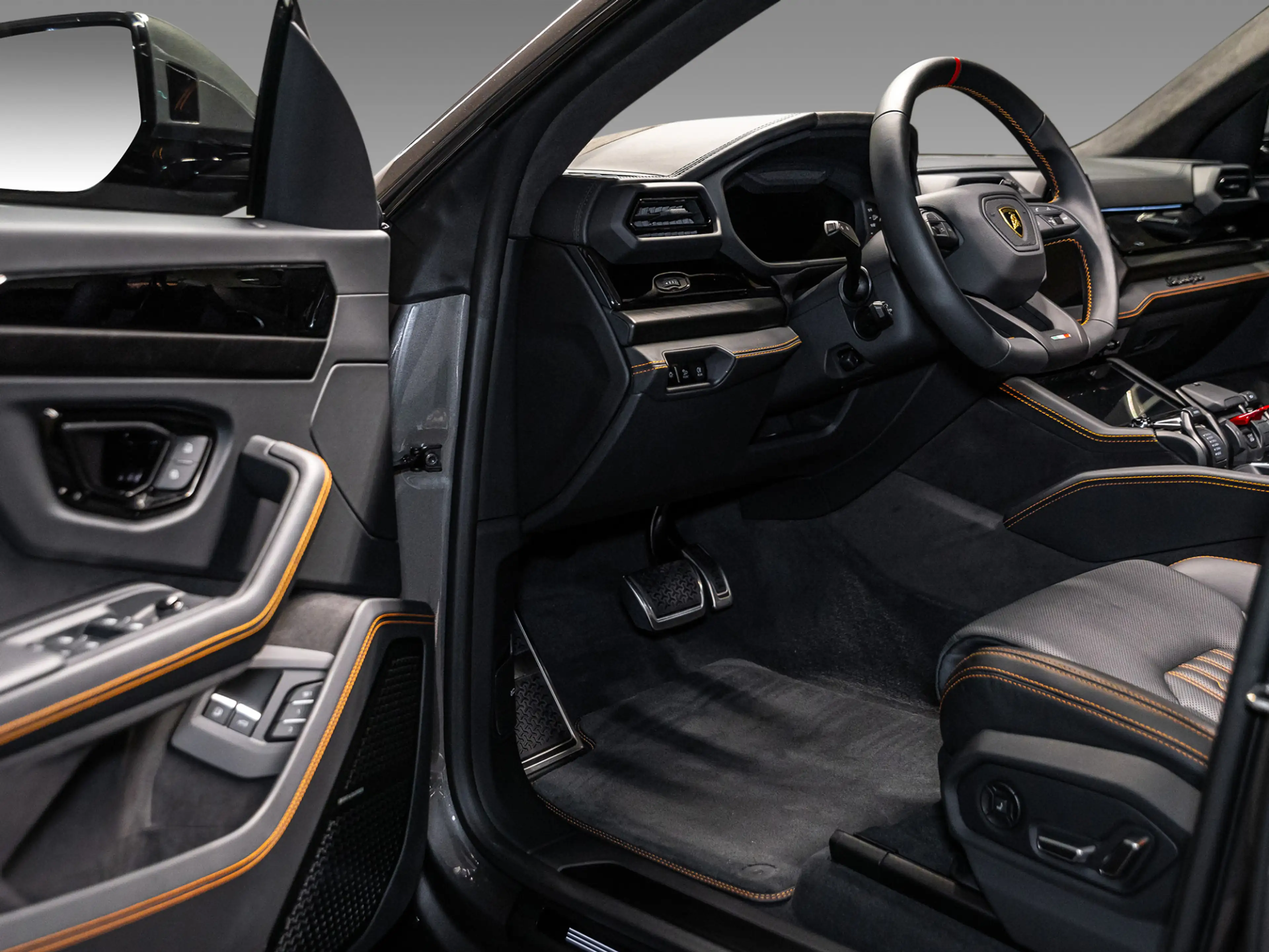 Lamborghini Urus SE MY2025 — photo 15
