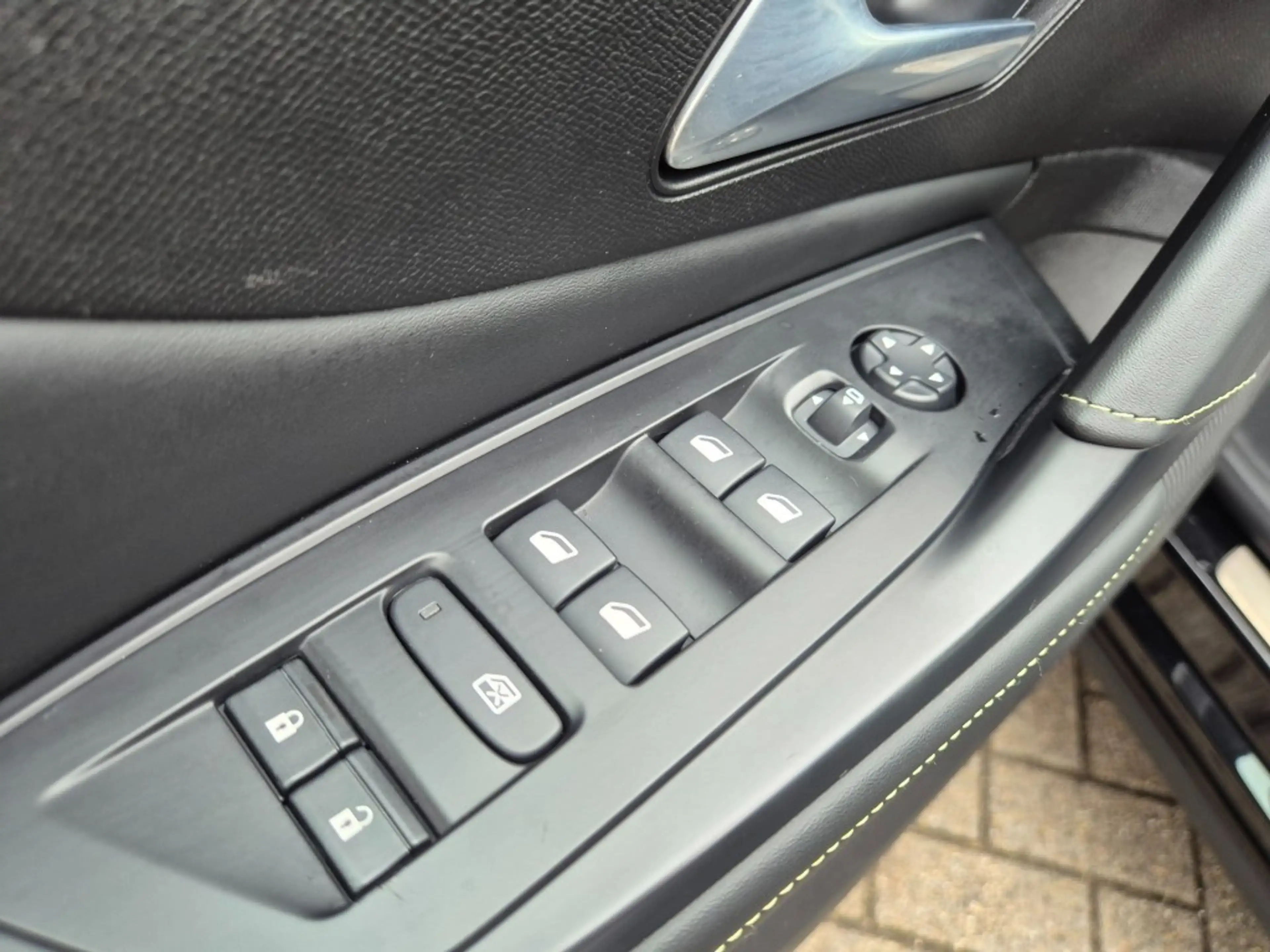 Peugeot 408 1.2 HYBRID 145e AUT. GT LED NAVI CARPLAY CAMERA AI — photo 18
