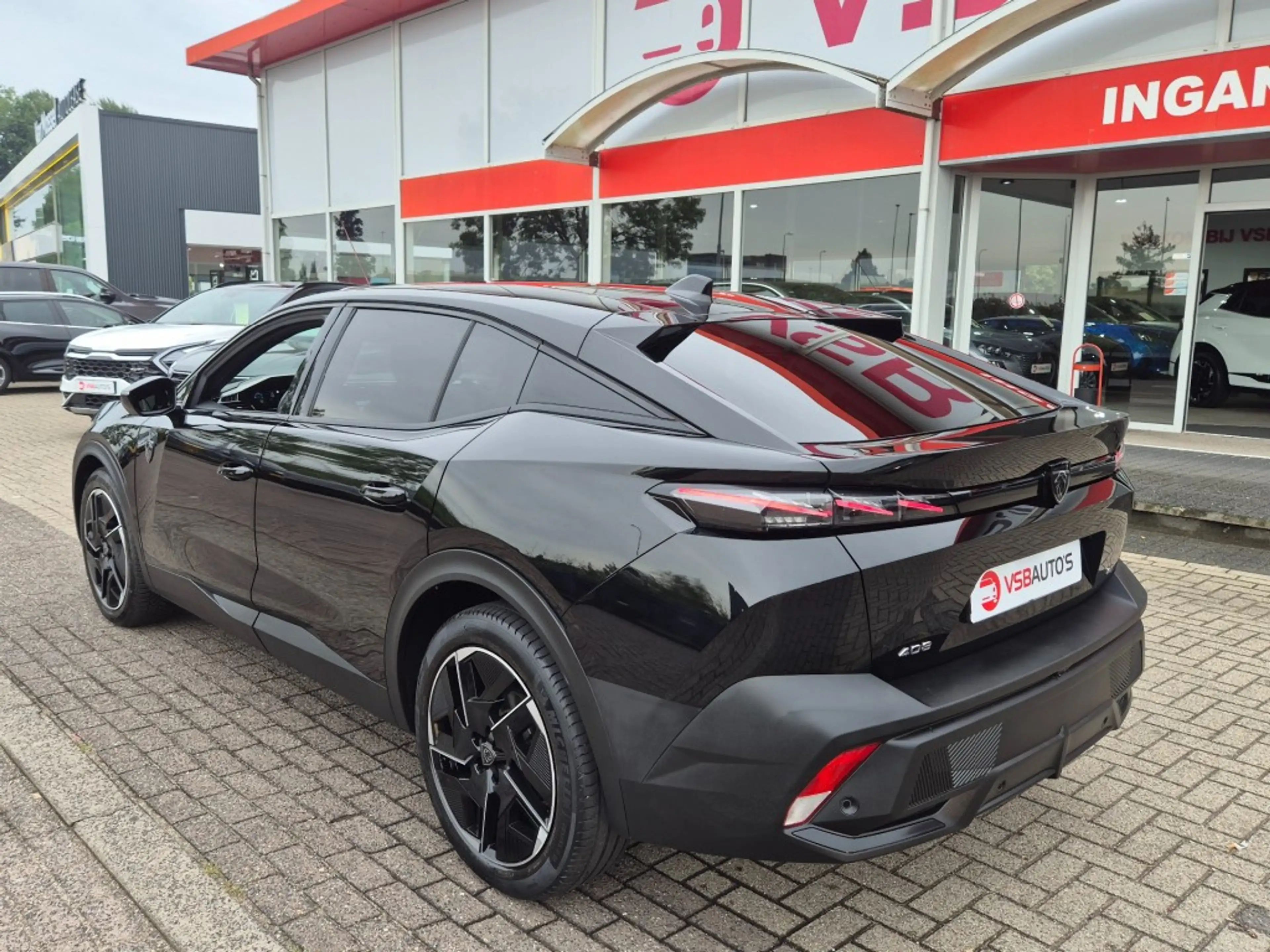 Peugeot 408 1.2 HYBRID 145e AUT. GT LED NAVI CARPLAY CAMERA AI — photo 3