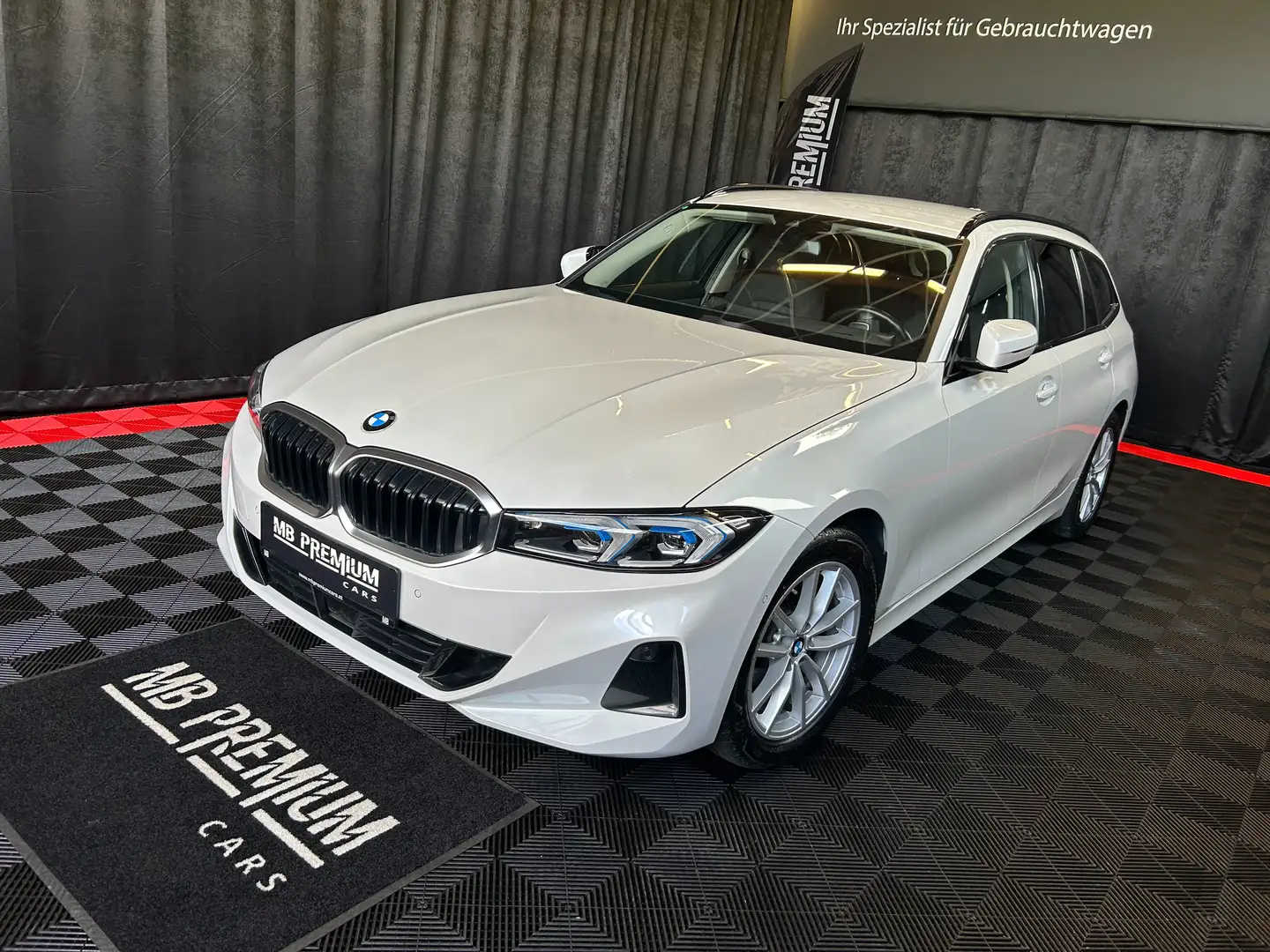 BMW 318 2l 150-PS 3er Touring G21 Weiß - 2