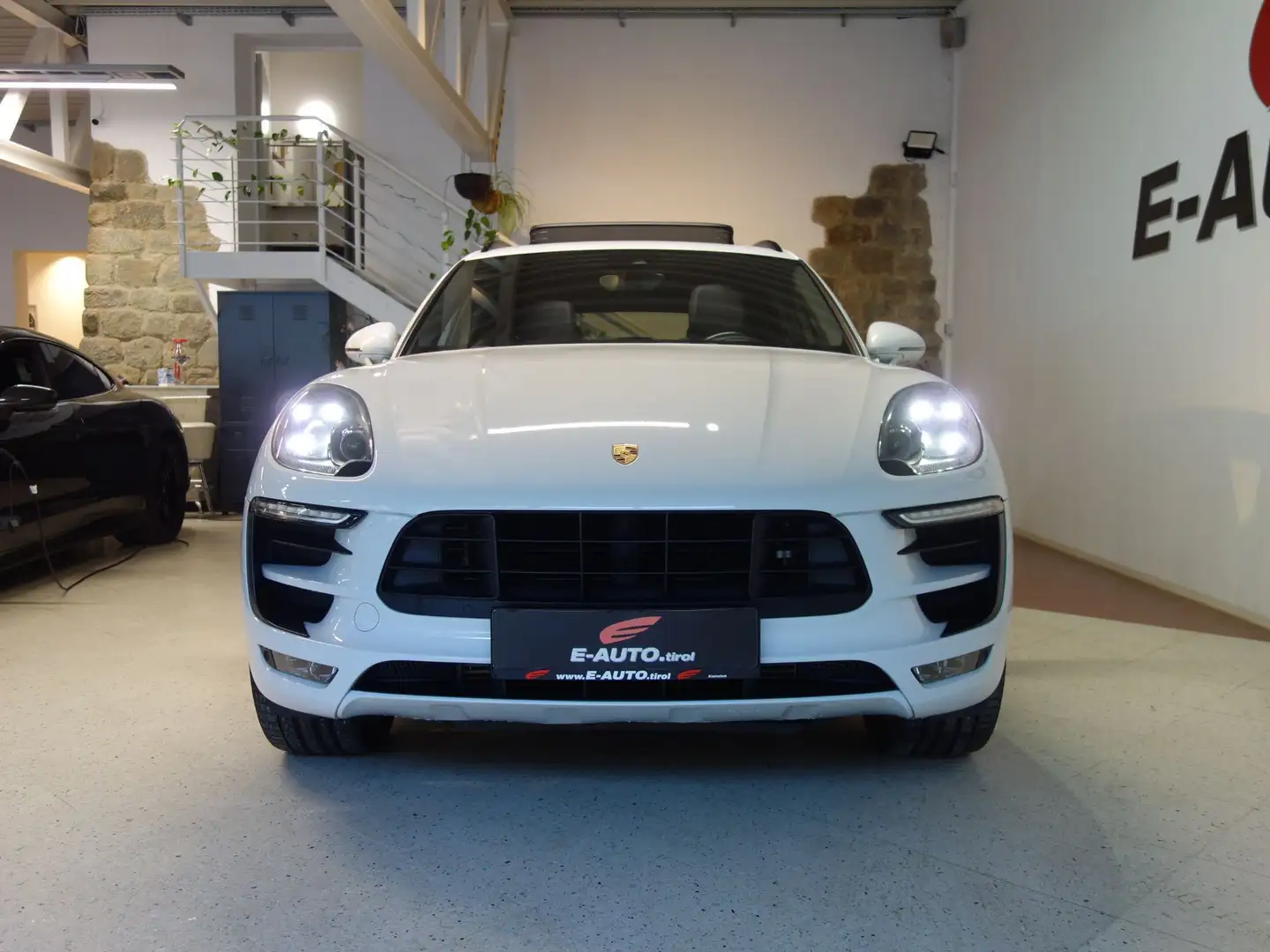 Porsche Macan *Sport*Black&White*Design-Paket *Panorama *Servic Weiß - 2