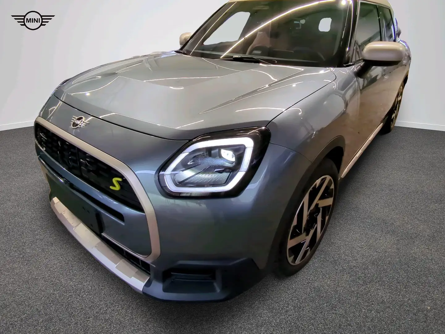 MINI Countryman SE All4 Favoured Trim Vert - 1
