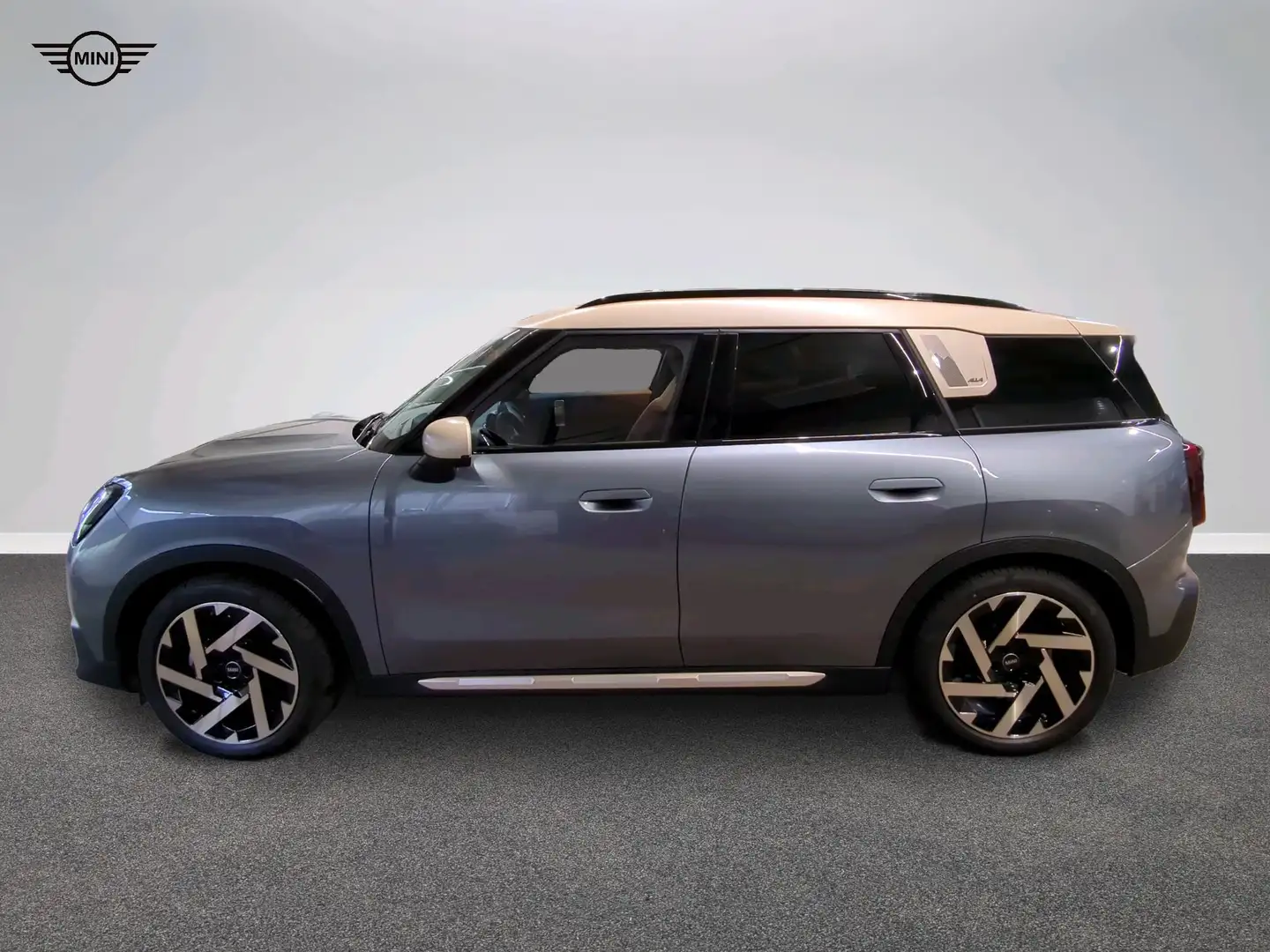 MINI Countryman SE All4 Favoured Trim Vert - 2