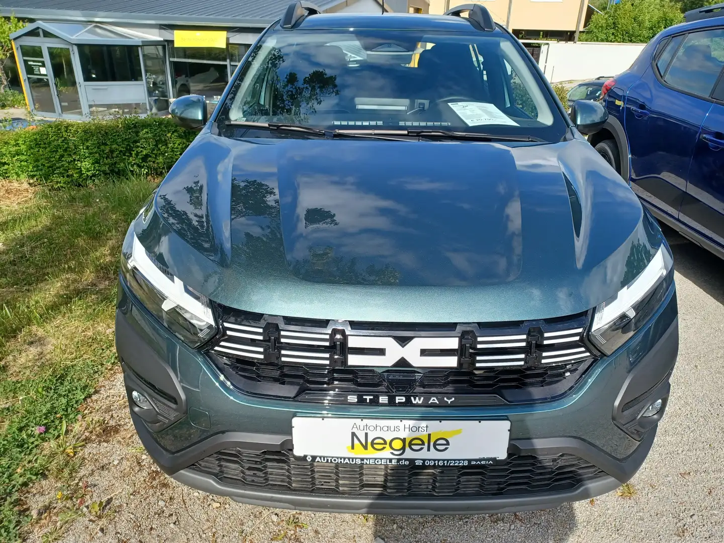 Dacia Sandero Stepway Expression Automatik CVT Groen - 1