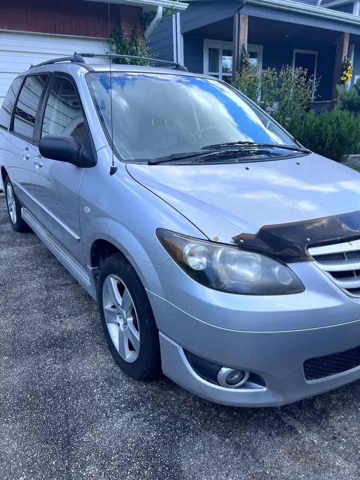 Mazda MPV снимка Mazda MPV