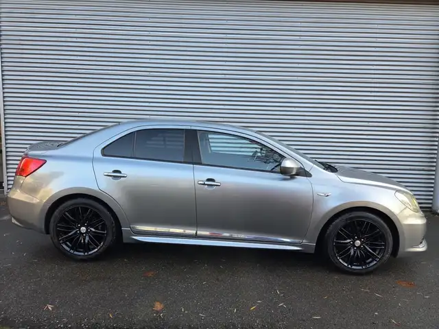 Suzuki Kizashi 2.4 Sport AUTOMAAT/ AWD/ Trekhaak/ Schuif/kantelda