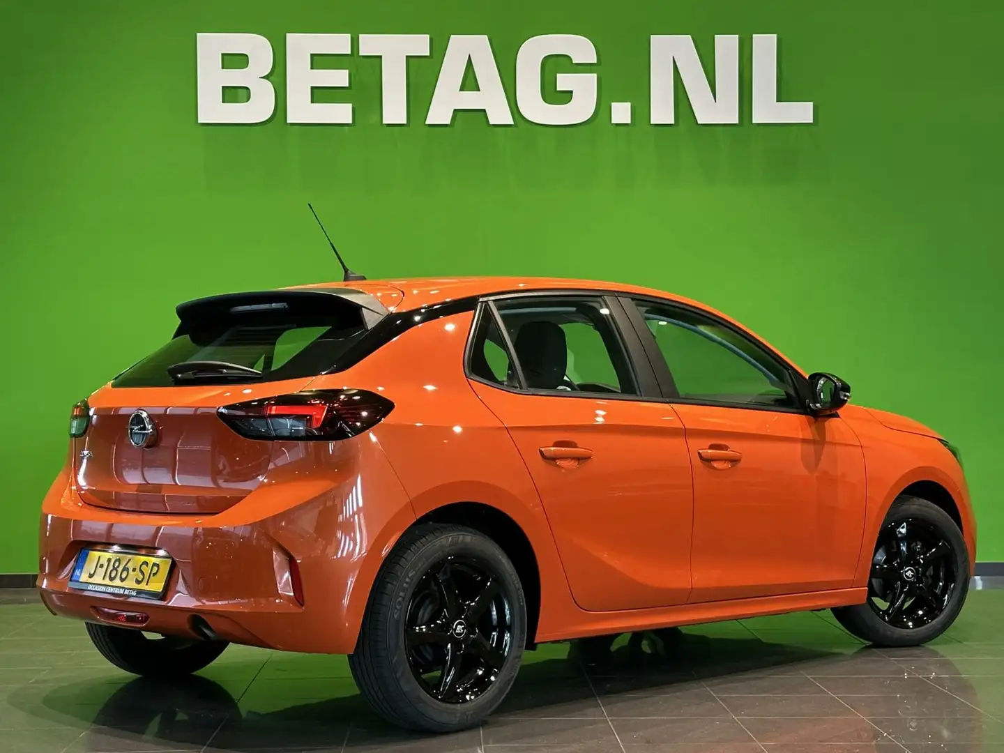 Opel Corsa 1.2 Edition | Navigatie | Airco | Lichtmetaal | Orange - 2