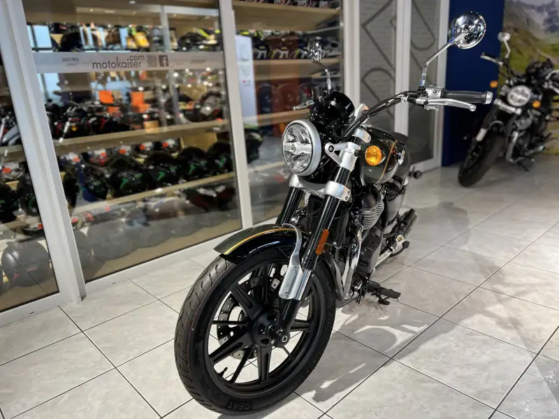 Royal Enfield Super Meteor 650 - foto 2