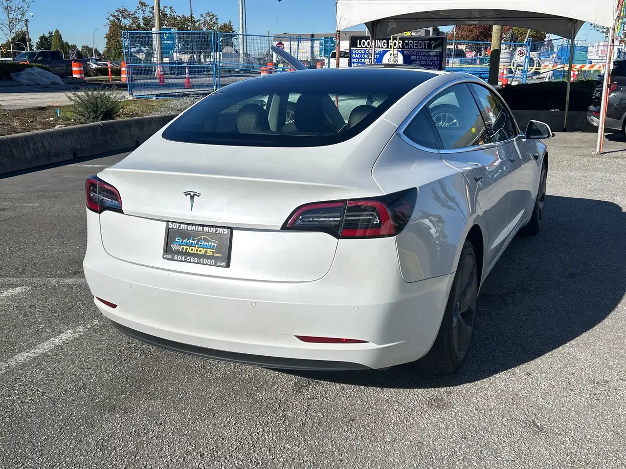 Tesla Model 3 fotografie Tesla Model 3