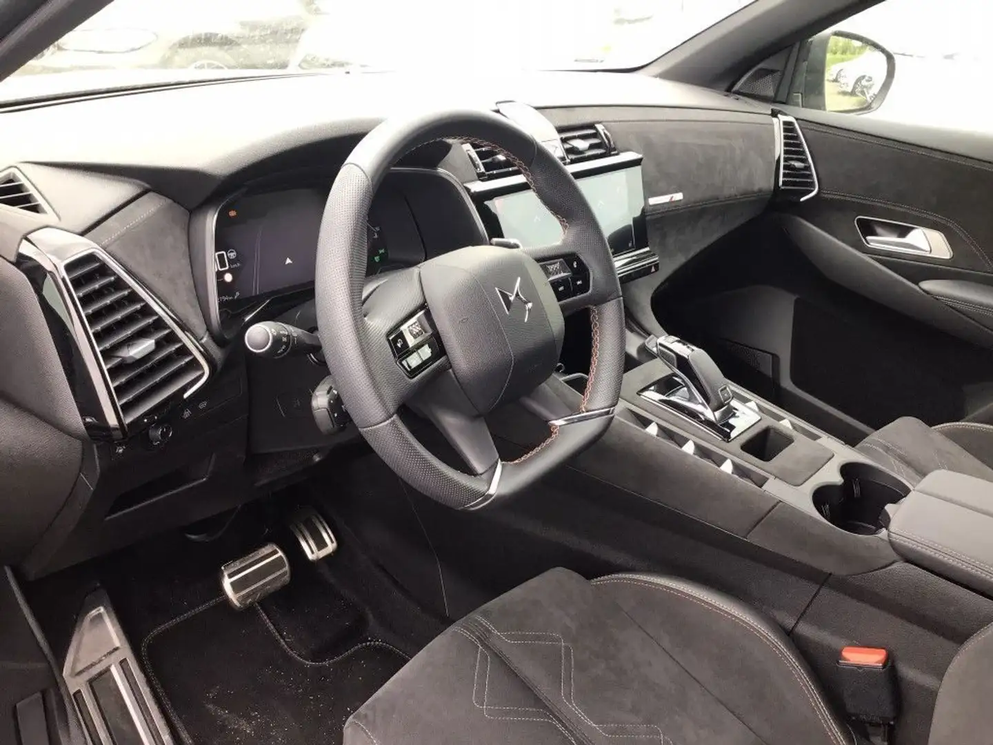 DS Automobiles DS 7 Crossback BlueHDi 130 aut. Performance Line Gri - 2
