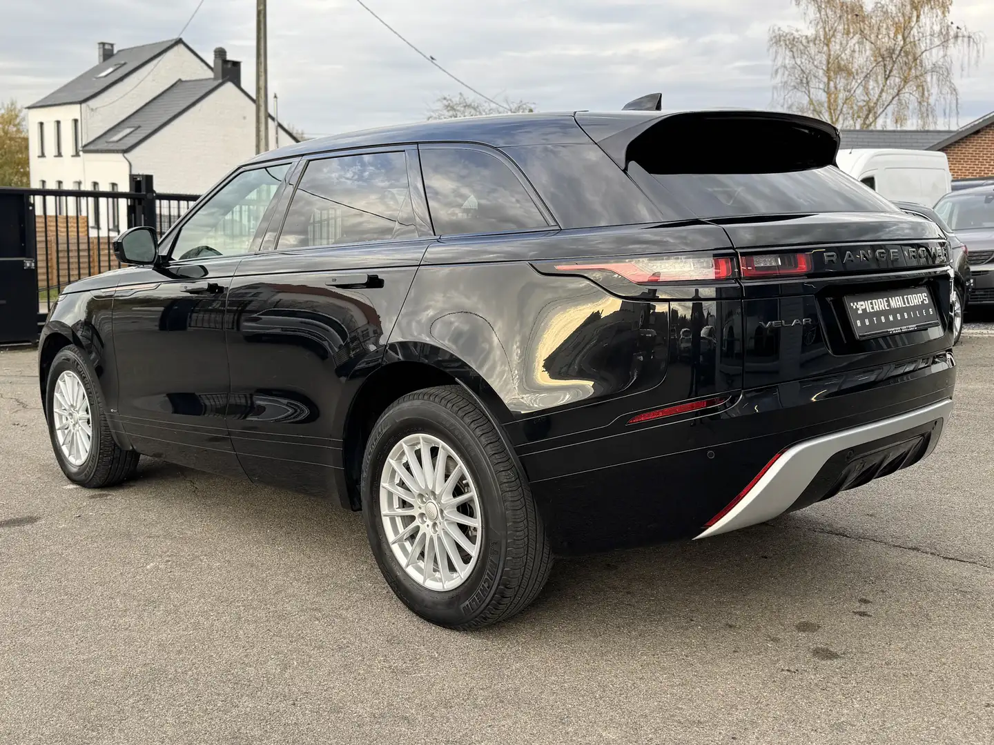 Land Rover Range Rover Velar P250 R-Dynamic / NAV / CUIR / CARPLAY / TOIT OUV. Noir - 2