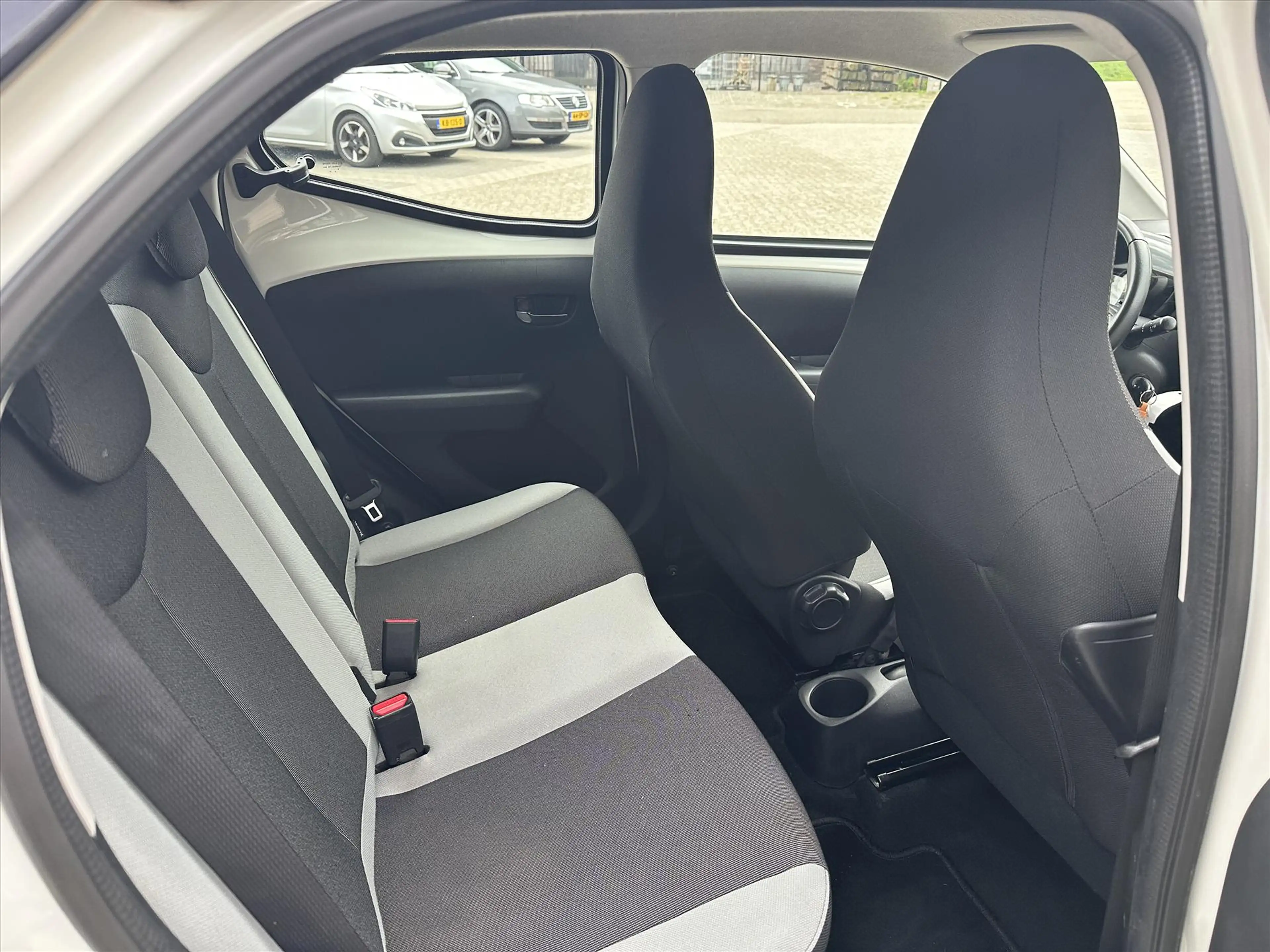 Toyota Aygo 1.0 VVT-i 69pk 5D x-cite — photo 14