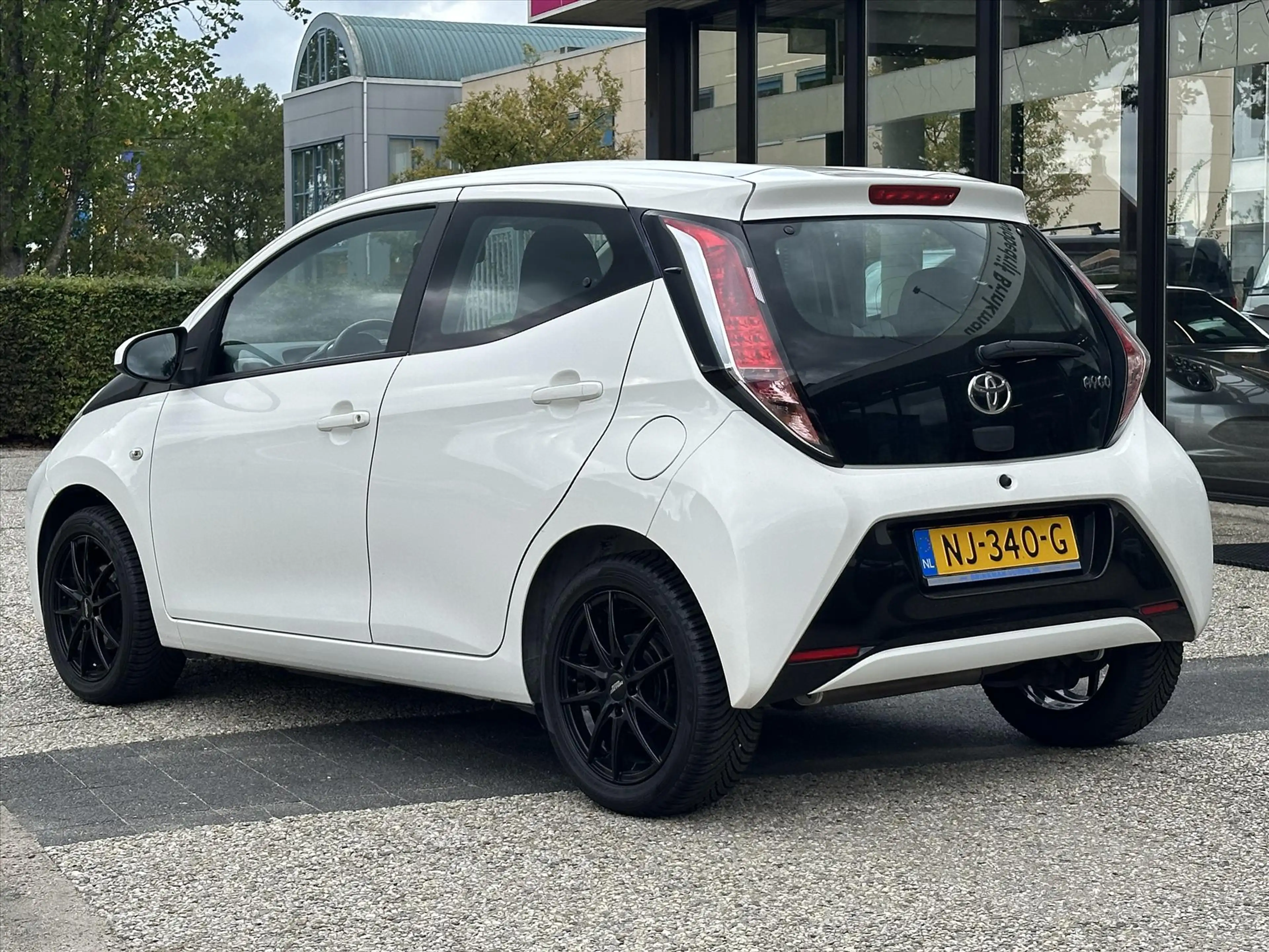 Toyota Aygo 1.0 VVT-i 69pk 5D x-cite — photo 5