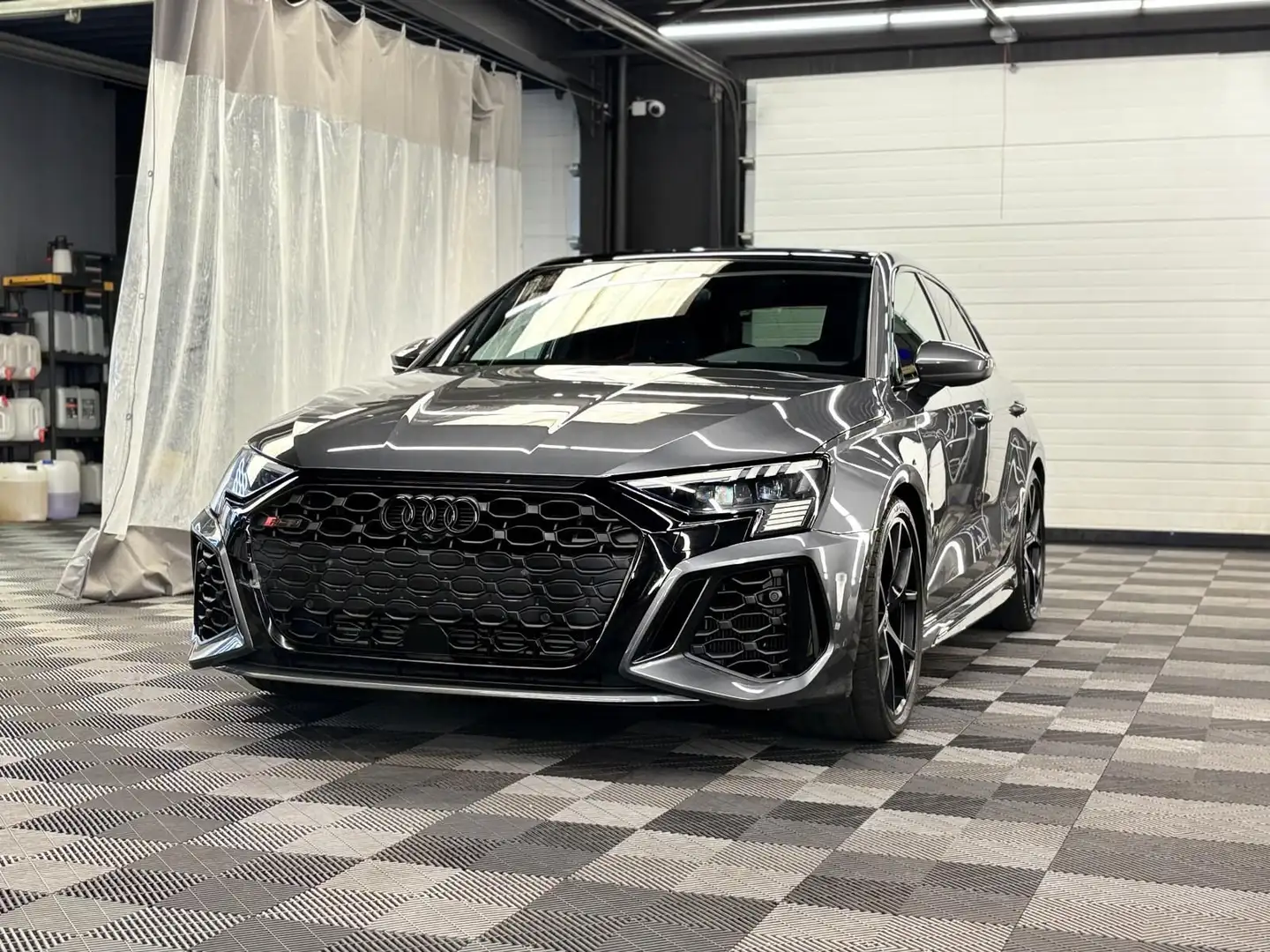 Audi RS3 2.5 TFSI Sportback Quattro FULL OPTION Grijs - 1
