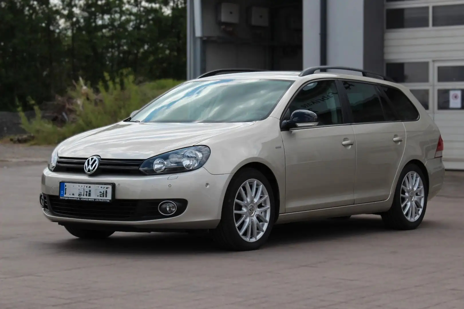 Volkswagen Golf GOLF - VARIANT - MATCH - KLIMA - PDC - PANORAMA Stříbrná - 1