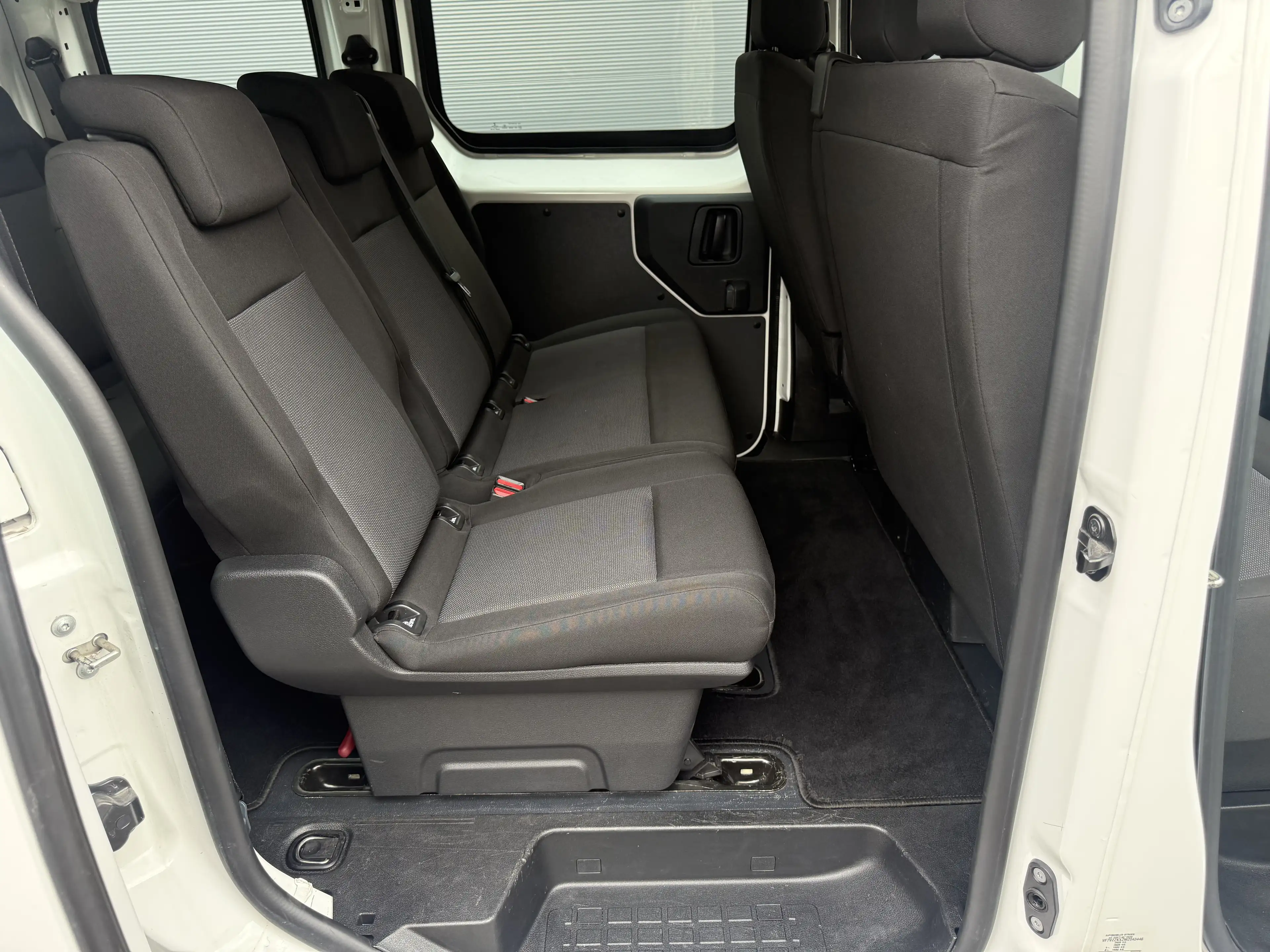 Citroen Jumpy E-JUMPY COMBI XS COMFORT 50kwh 136pk — photo 3