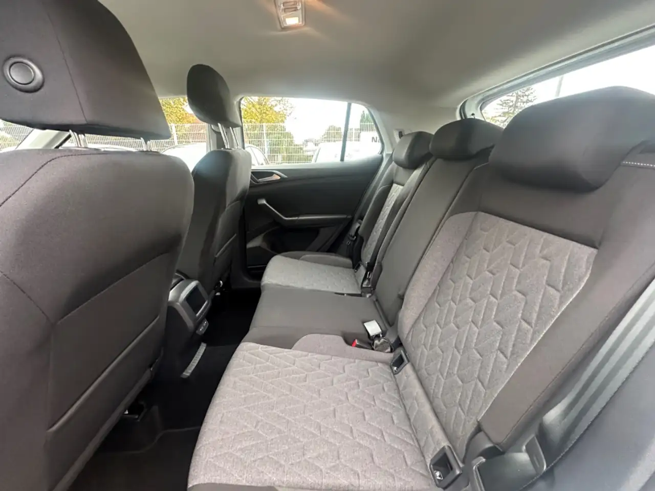 Volkswagen T-Cross 1.0 TSI Neues Modell digitales Cockpit LED ACC Na 14