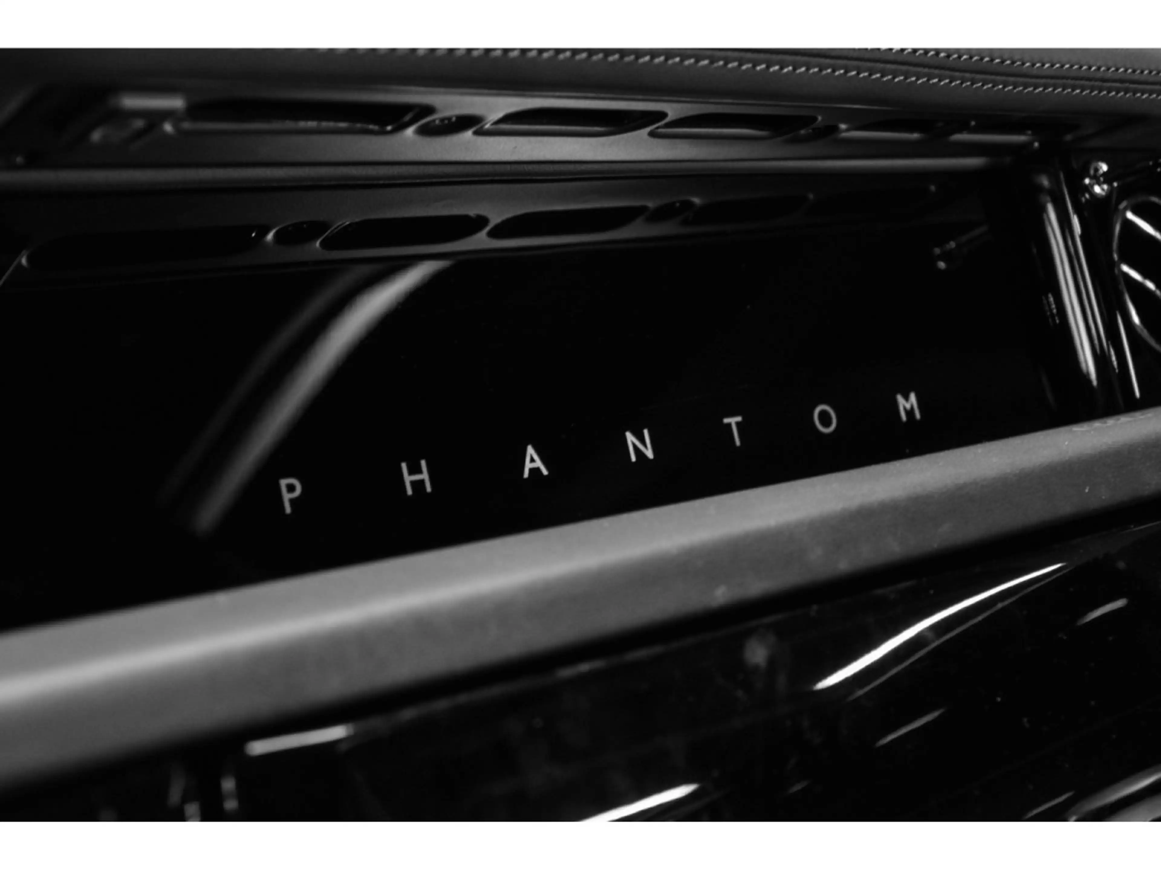 Rolls-Royce Phantom 6.75 V12 — photo 11