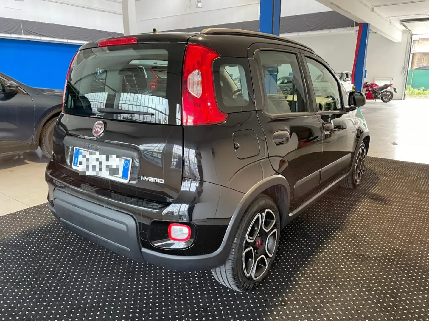 Fiat Panda 1.0 FireFly S&S Hybrid City Life PROMO Zwart - 2