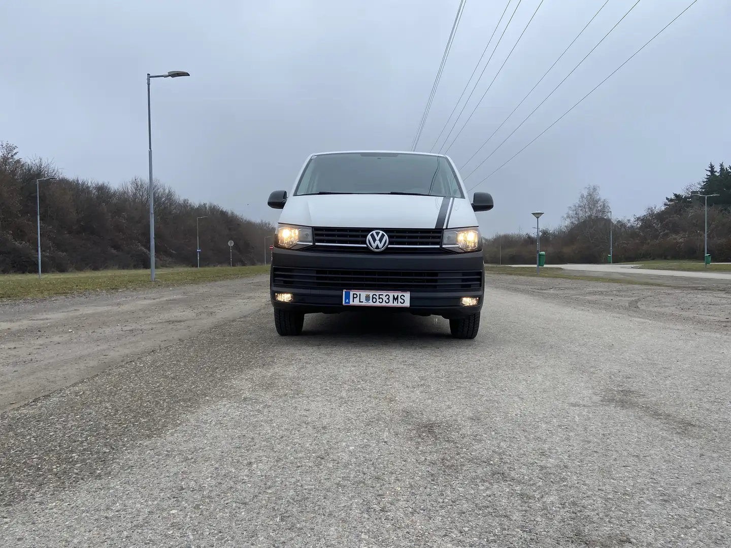 Volkswagen T6 Transporter LR 2.0TDI DSG - 2