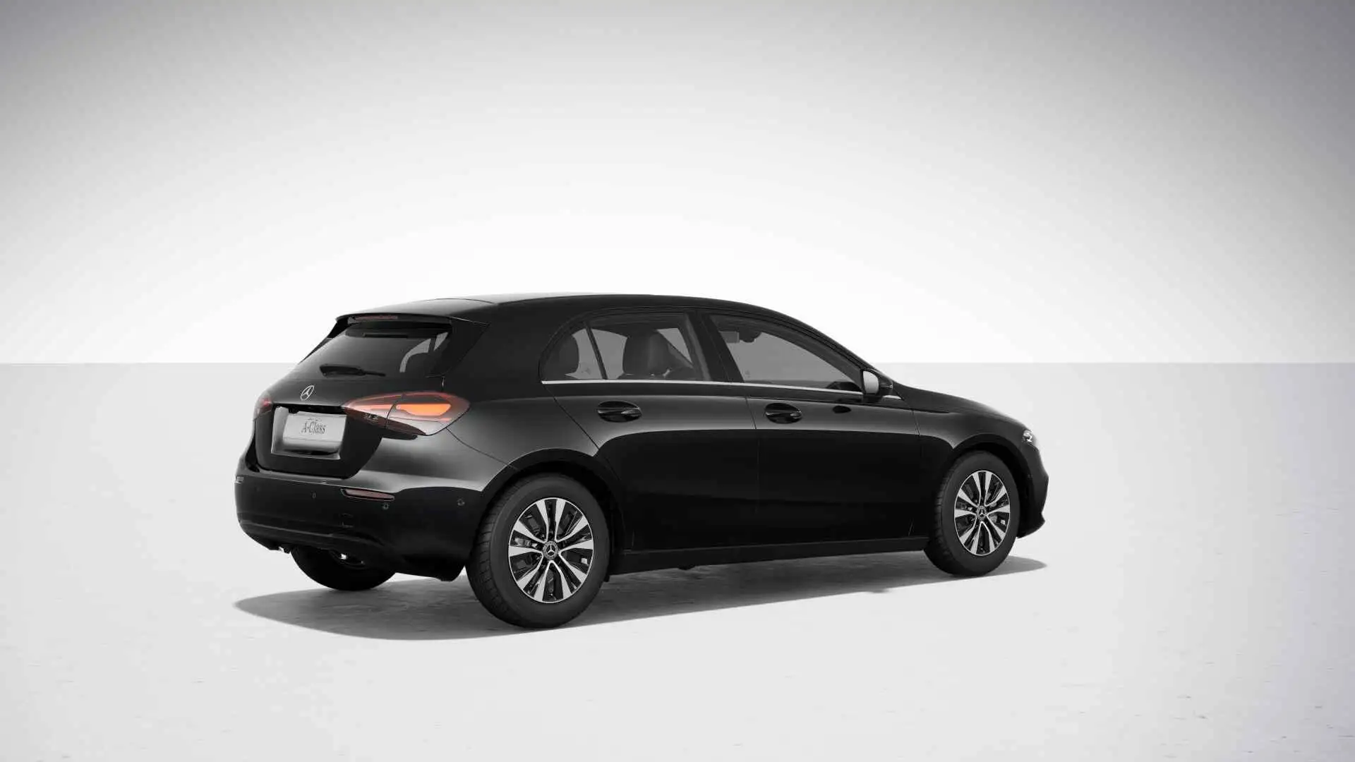 Mercedes-Benz A 180 Star Edition | Stoelverwarming | Achteruitrijcamer Noir - 2