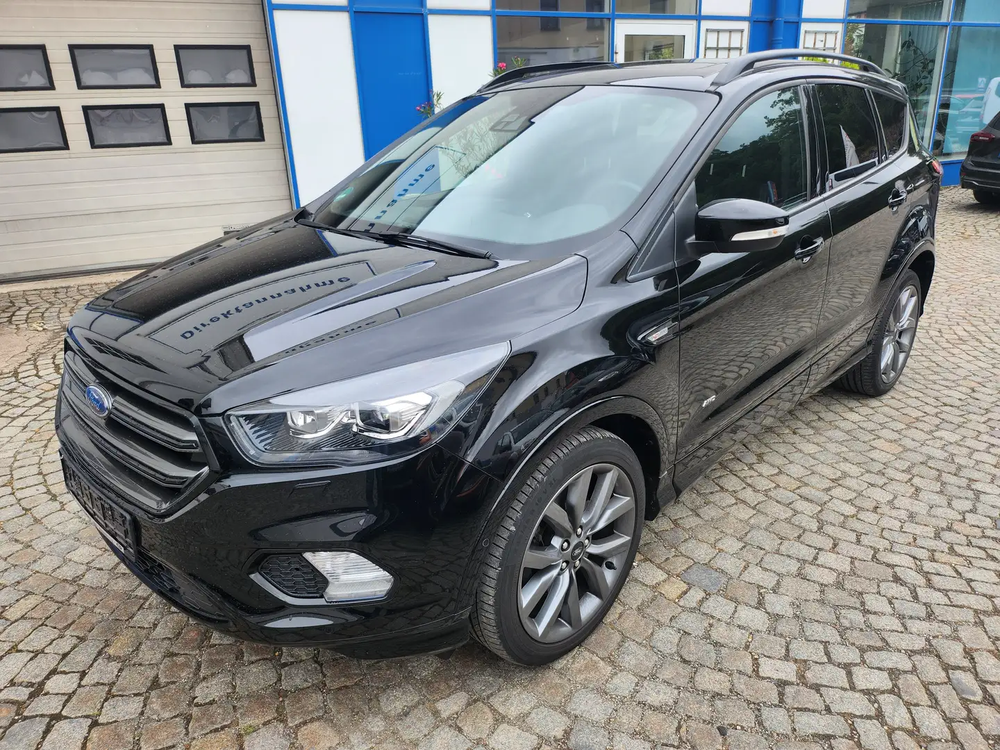 Ford Kuga ST-Line 4x4 Schwarz - 1