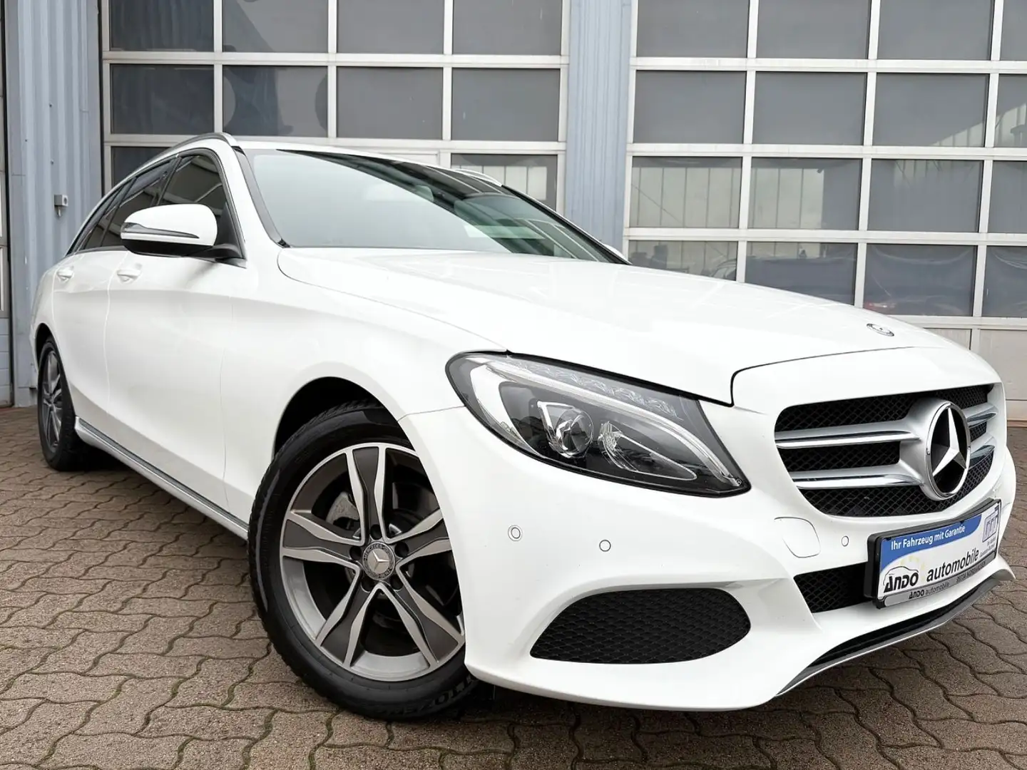 Mercedes-Benz C 180 T CGI Avantgarde Automatik/LED/Navi/AHK Weiß - 2