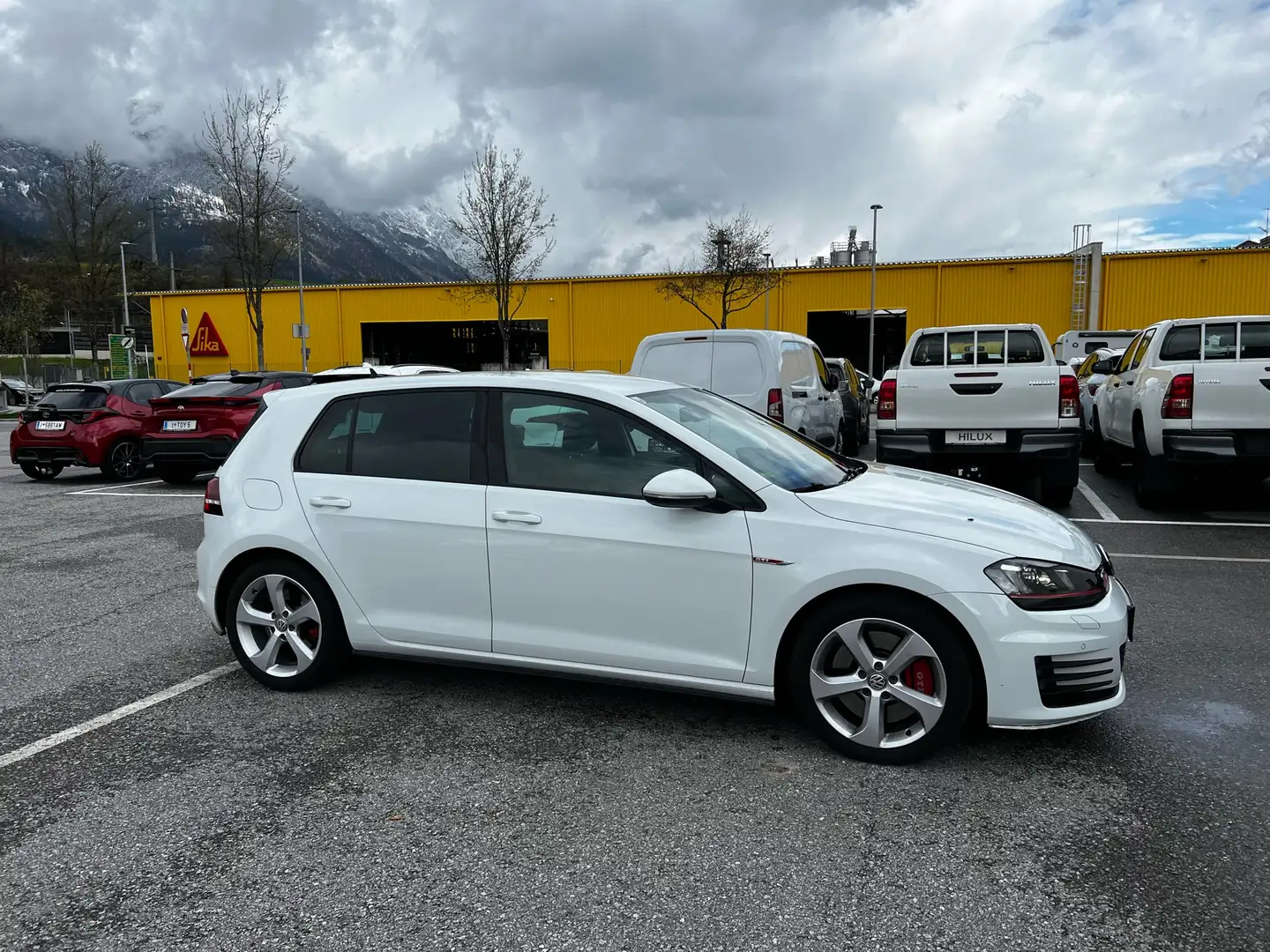 Volkswagen Golf GTI 2,0 TSI Performance Alb - 2