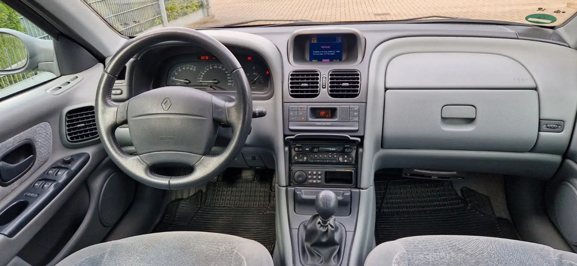 Renault Laguna Symphonie 1.6 16V Top Zustand Limo. Blau - 2