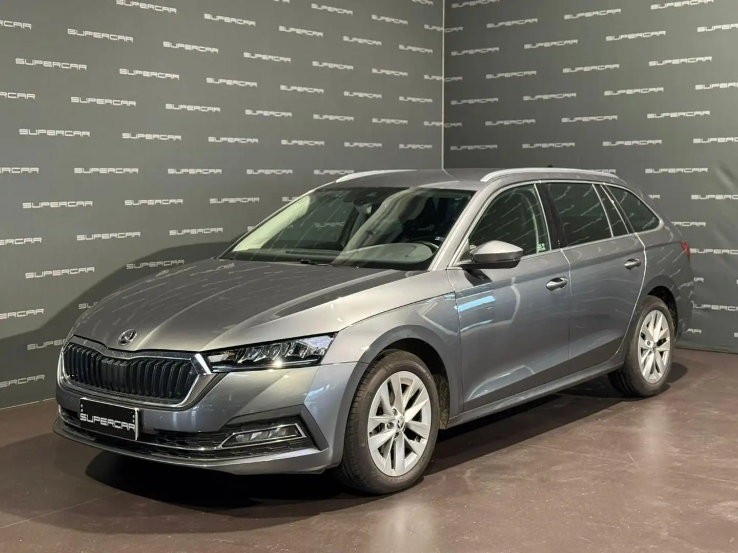 Skoda Octavia 2.0 TDI EVO SCR DSG Wagon Style Grau - 1