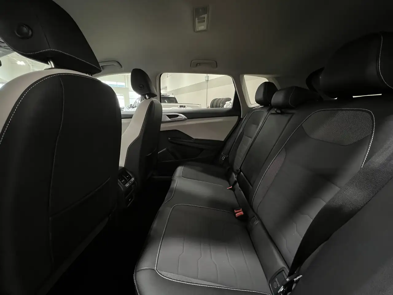 Volkswagen Taos снимка Volkswagen Taos