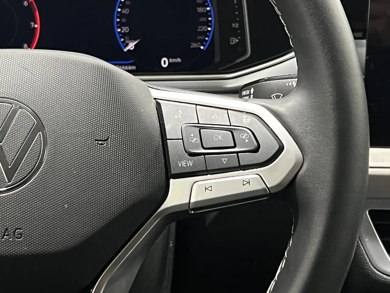 Volkswagen Taos снимка Volkswagen Taos