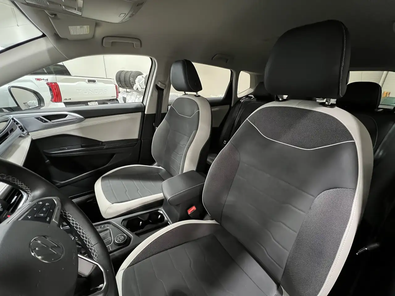 Volkswagen Taos снимка Volkswagen Taos