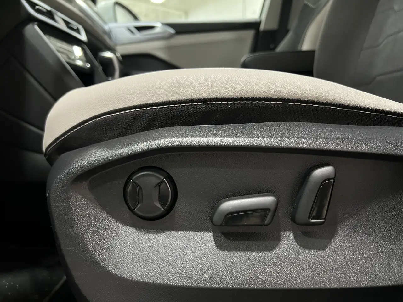 Volkswagen Taos снимка Volkswagen Taos