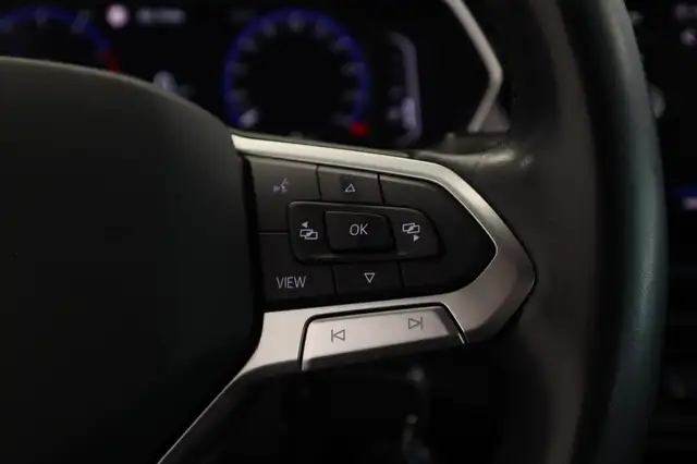 Volkswagen T-Cross view 9