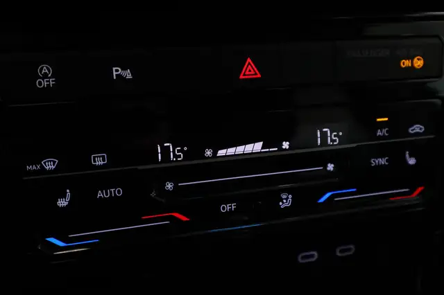 Volkswagen T-Cross view 13