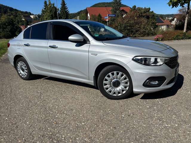 Imagine Fiat Tipo 1.3 MultiJet Easy
